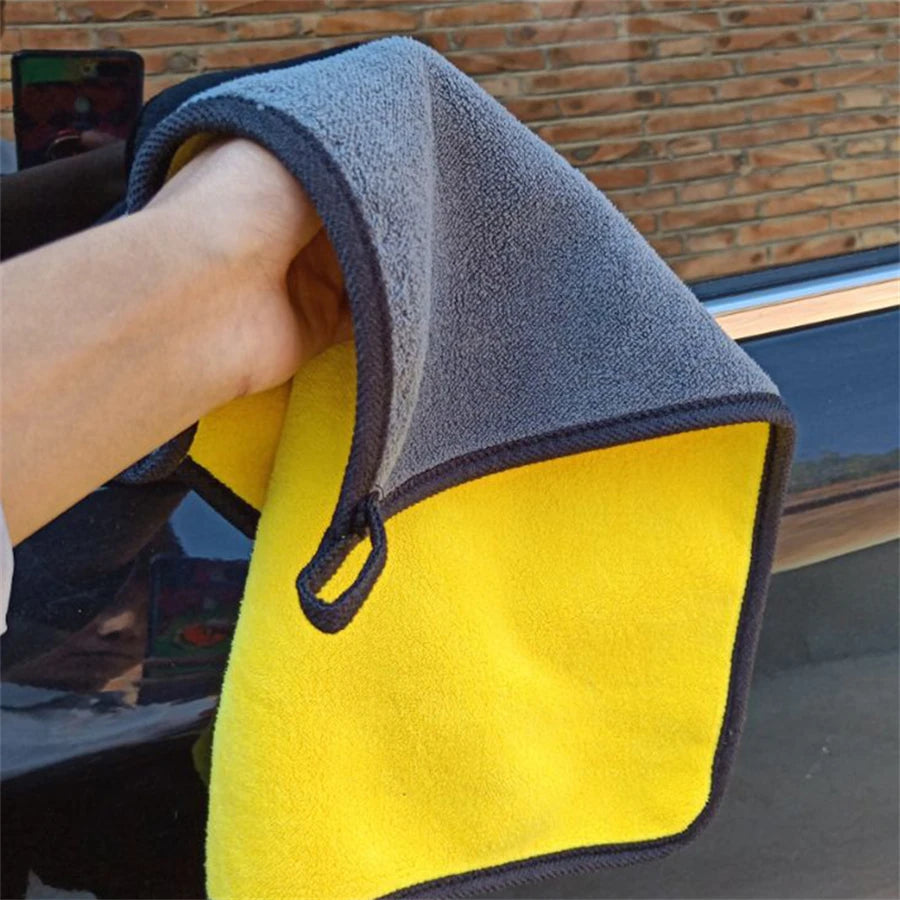 Premium Microfiber Cleaning Towel – 30×60 cm