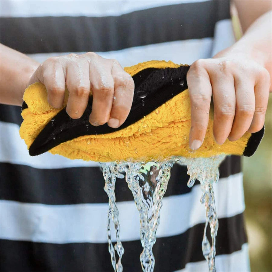 Premium Microfiber Cleaning Towel – 30×60 cm